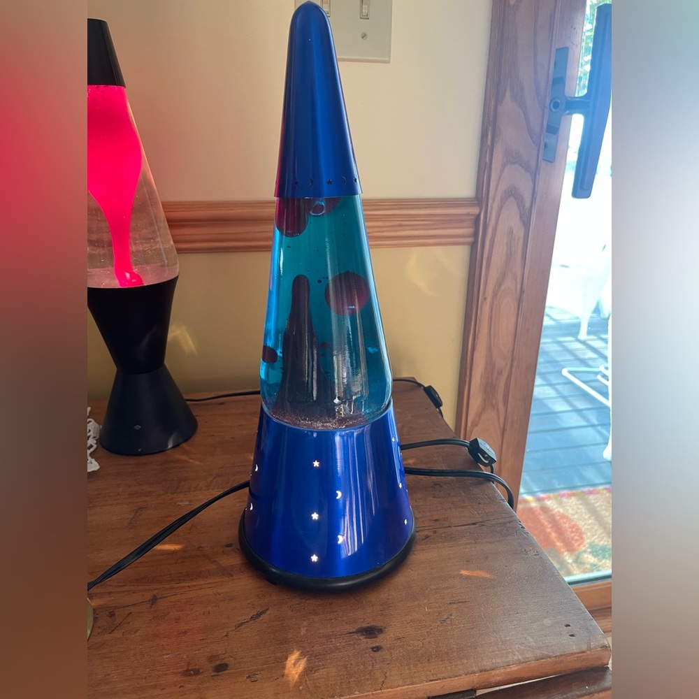 Vintage lava lite wizard blue moon start